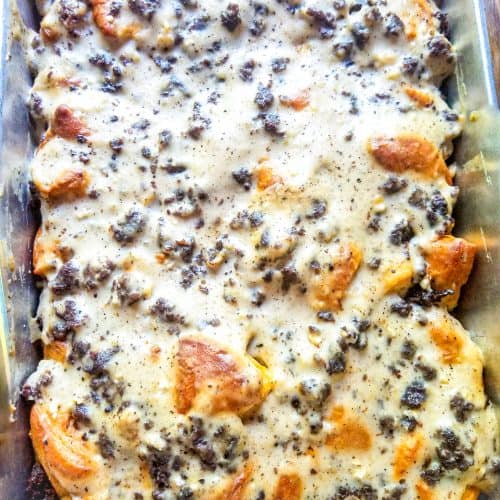 biscuits and gravy bake