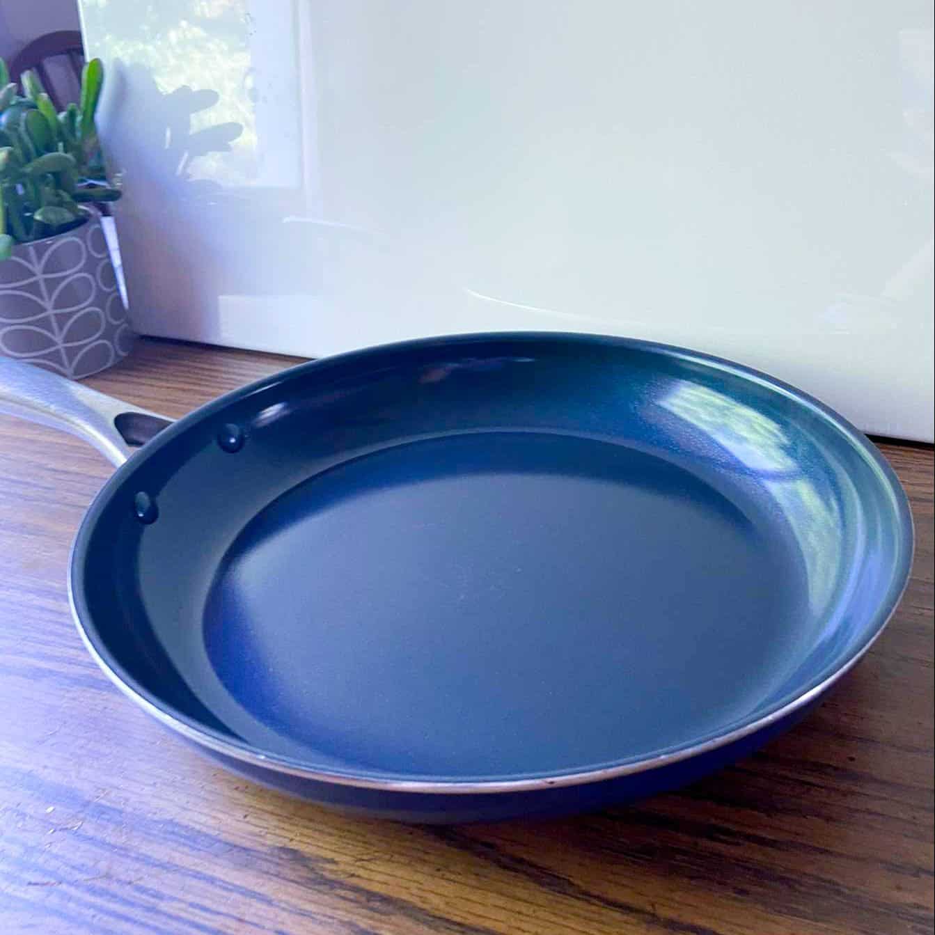 Blue Diamond Ceramic Non-Stick Covered Skillet with Lid 12in