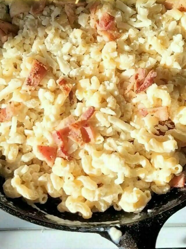 description image of how to layer mac and cheese.